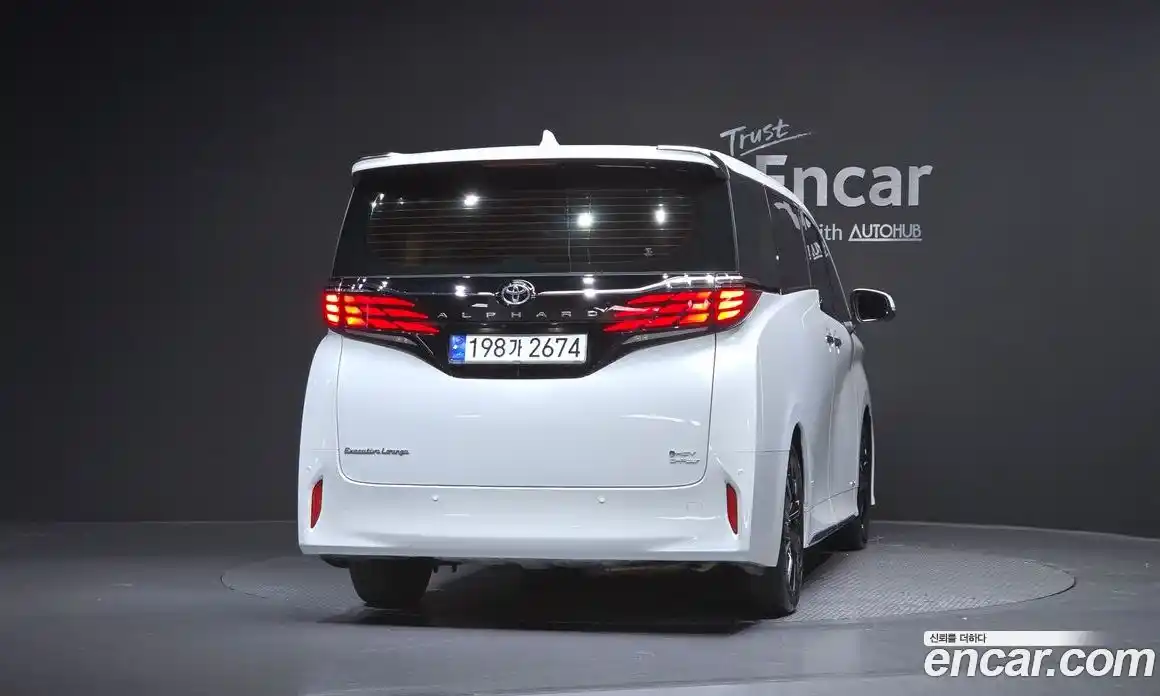 Toyota Alphard 2024 2.5 Автомат в Москве № 279237, фото 10