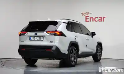 Toyota RAV4, 2024
