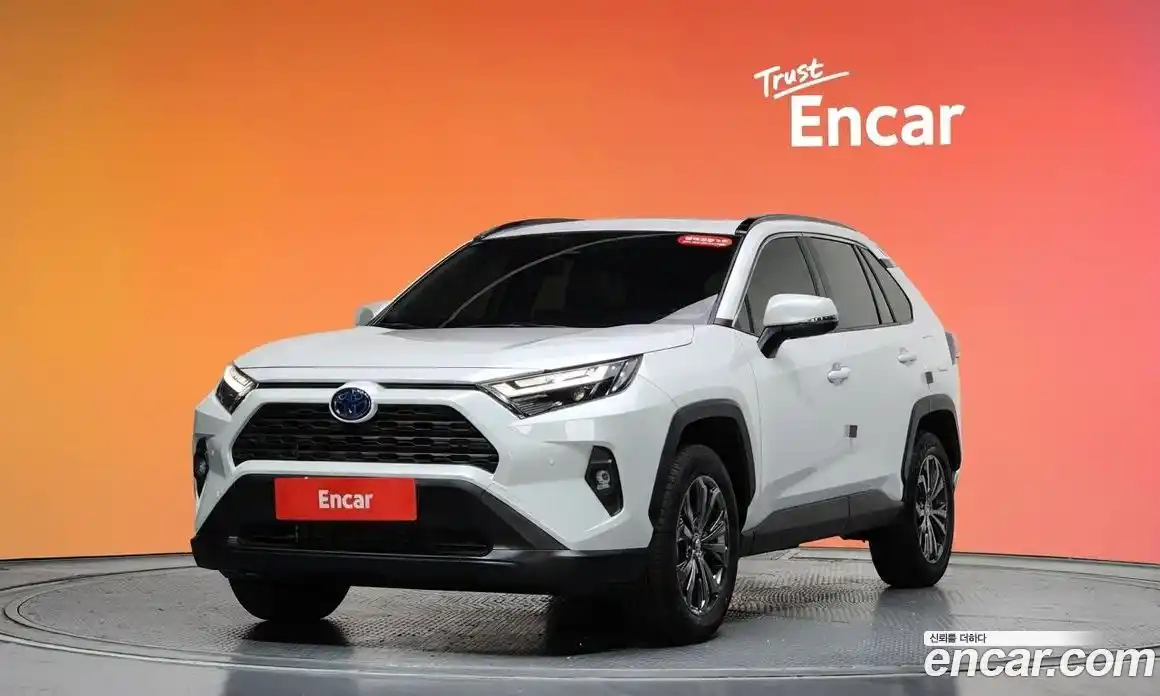 Toyota RAV4 2024 2.5 Автомат в Москве № 279256, фото 20