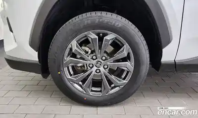 Toyota RAV4 2024 2.5 Автомат в Москве № 279256, миниатюра 4