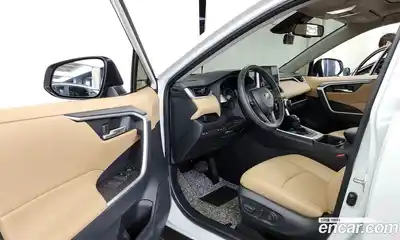 Toyota RAV4 2024 2.5 Автомат в Москве № 279256, миниатюра 9