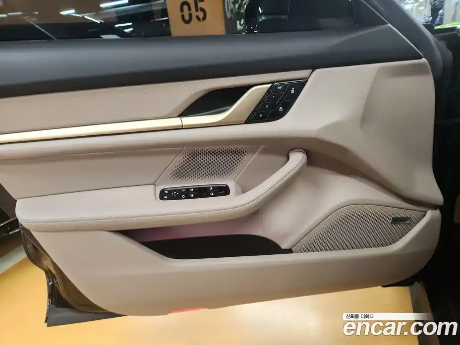 Porsche Taycan 2026 0.1 Автомат в Москве № 297140, фото 13