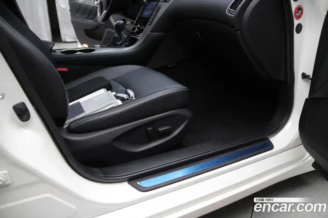 Infiniti Q50 2015 2.1 Автомат в Москве № 305570, фото 15