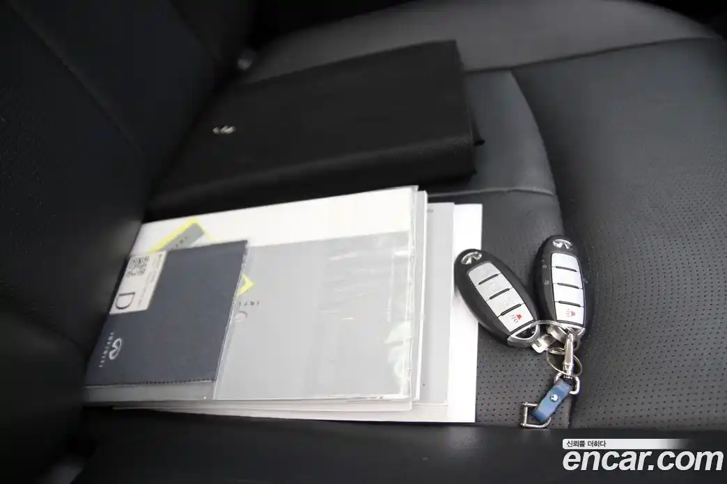 Infiniti Q50 2015 2.1 Автомат в Москве № 305570, фото 20