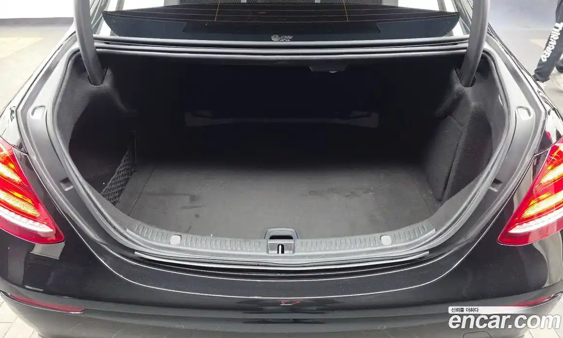 Mercedes-Benz E-Class 2019 2.0 Автомат в Москве № 311612, фото 12