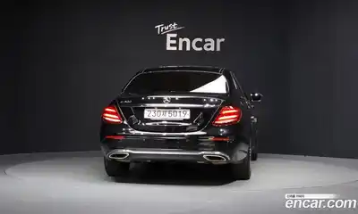 Mercedes-Benz E-Class 2019 2.0 Автомат в Москве № 311612, миниатюра 2