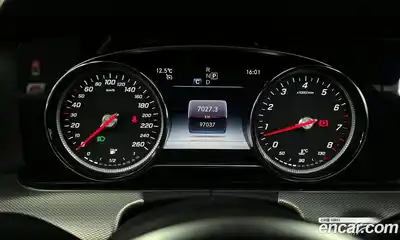 Mercedes-Benz E-Class 2019 2.0 Автомат в Москве № 311612, миниатюра 5