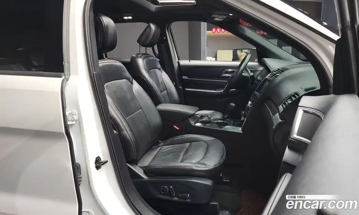 Ford Explorer 2018 2.3 Автомат в Москве № 319109, фото 13