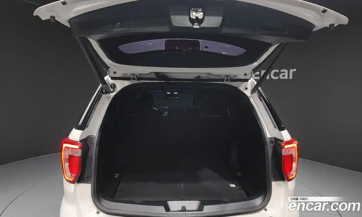 Ford Explorer 2018 2.3 Автомат в Москве № 319109, фото 9