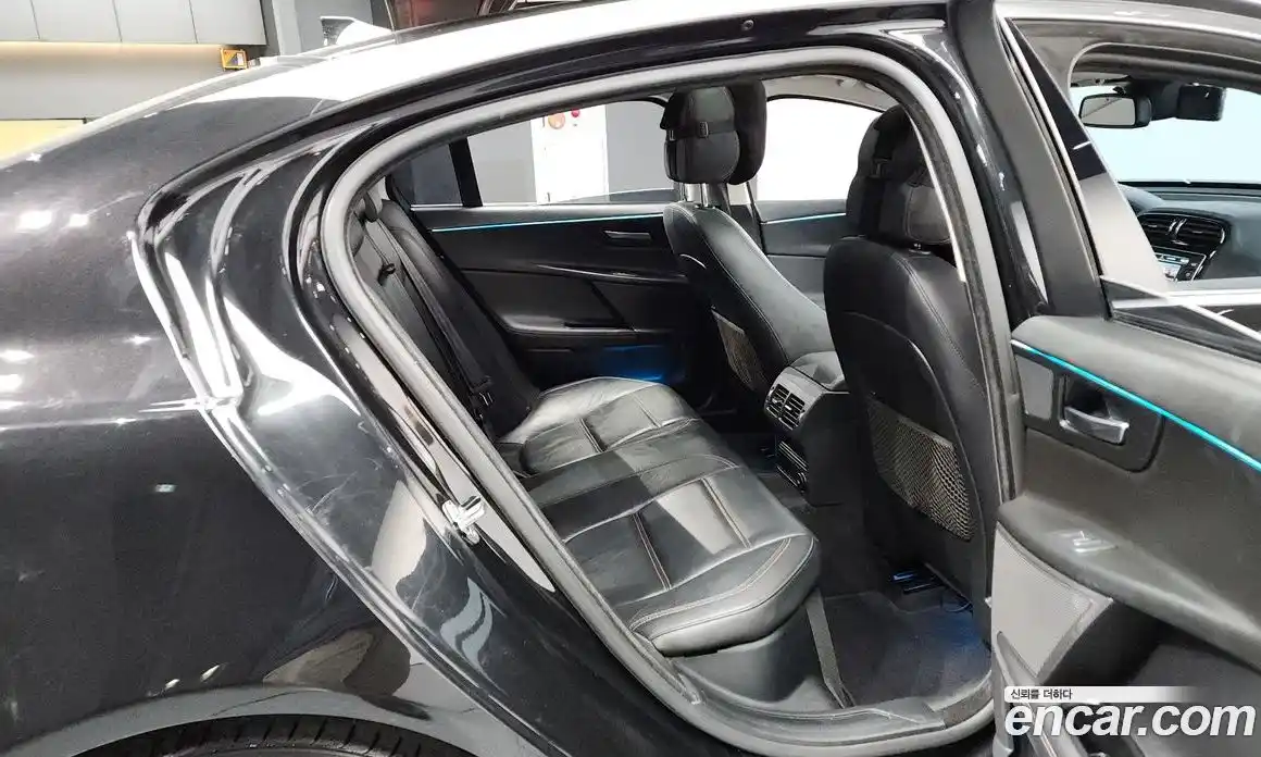 Jaguar XE 2016 2.0 Автомат в Москве № 320223, фото 19