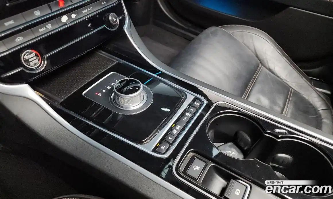 Jaguar XE 2016 2.0 Автомат в Москве № 320223, фото 20