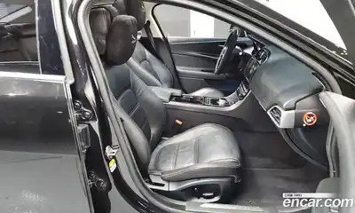 Jaguar XE 2016 2.0 Автомат в Москве № 320223, миниатюра 9