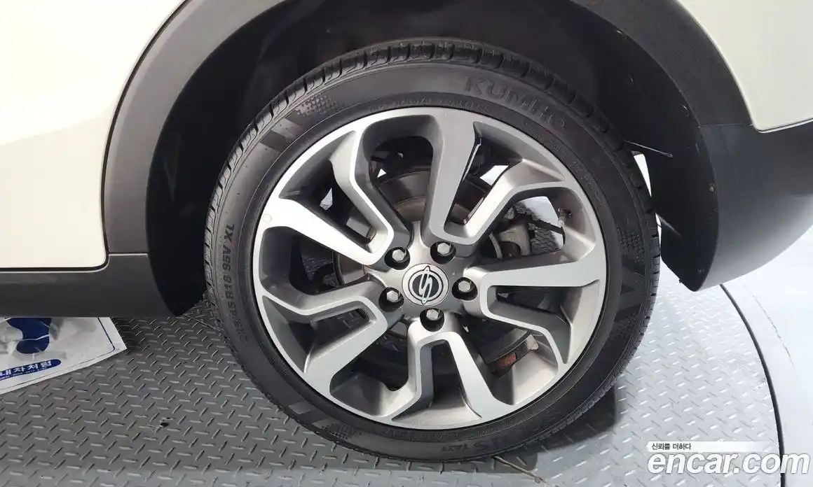 SsangYong TIBOLI 2016 1.6 Автомат в Москве № 341364, фото 16