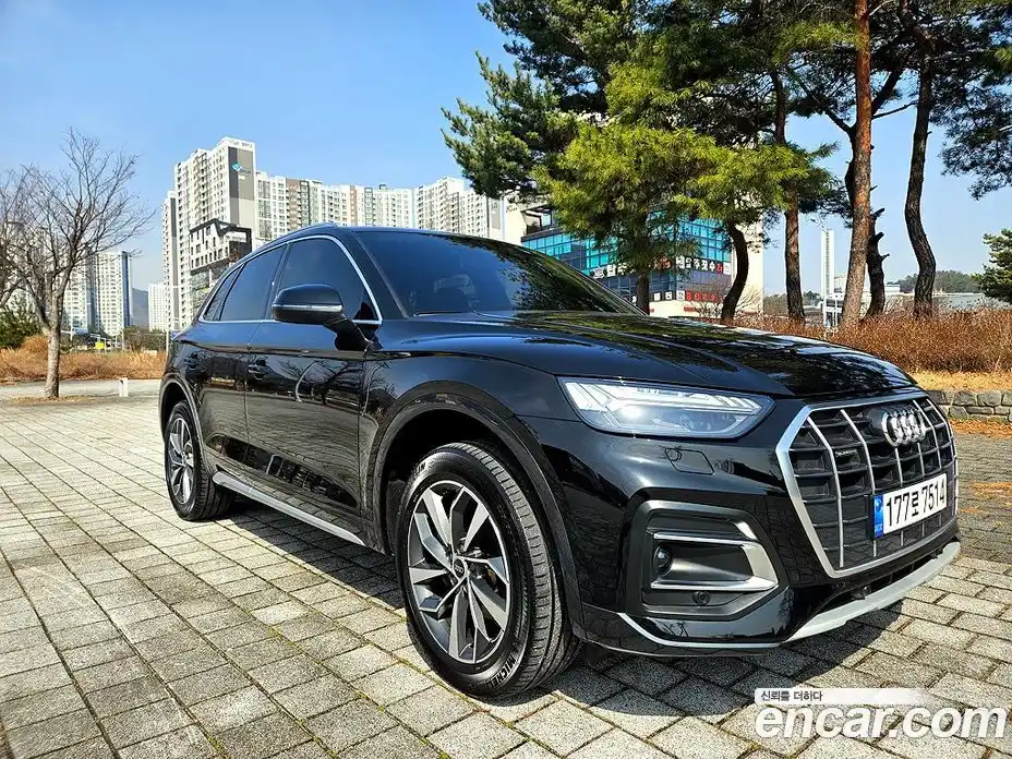 Audi Q5 2023 2.0 Автомат в Москве № 343426, фото 1