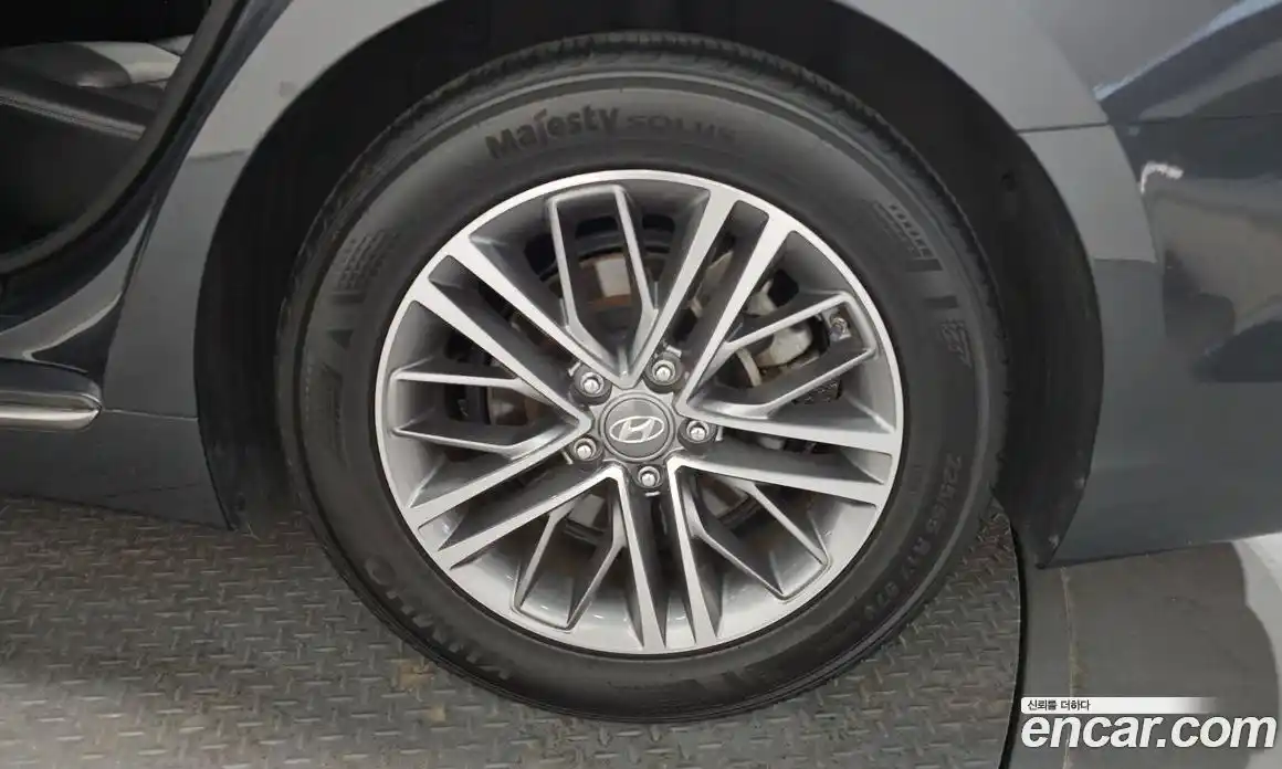 Hyundai Grandeur 2019 2.4 Автомат в Москве № 3525, фото 17