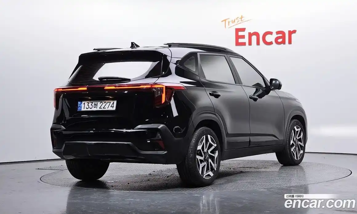 Kia Seltos 2023 2.0 Автомат в Москве № 451772, фото 1