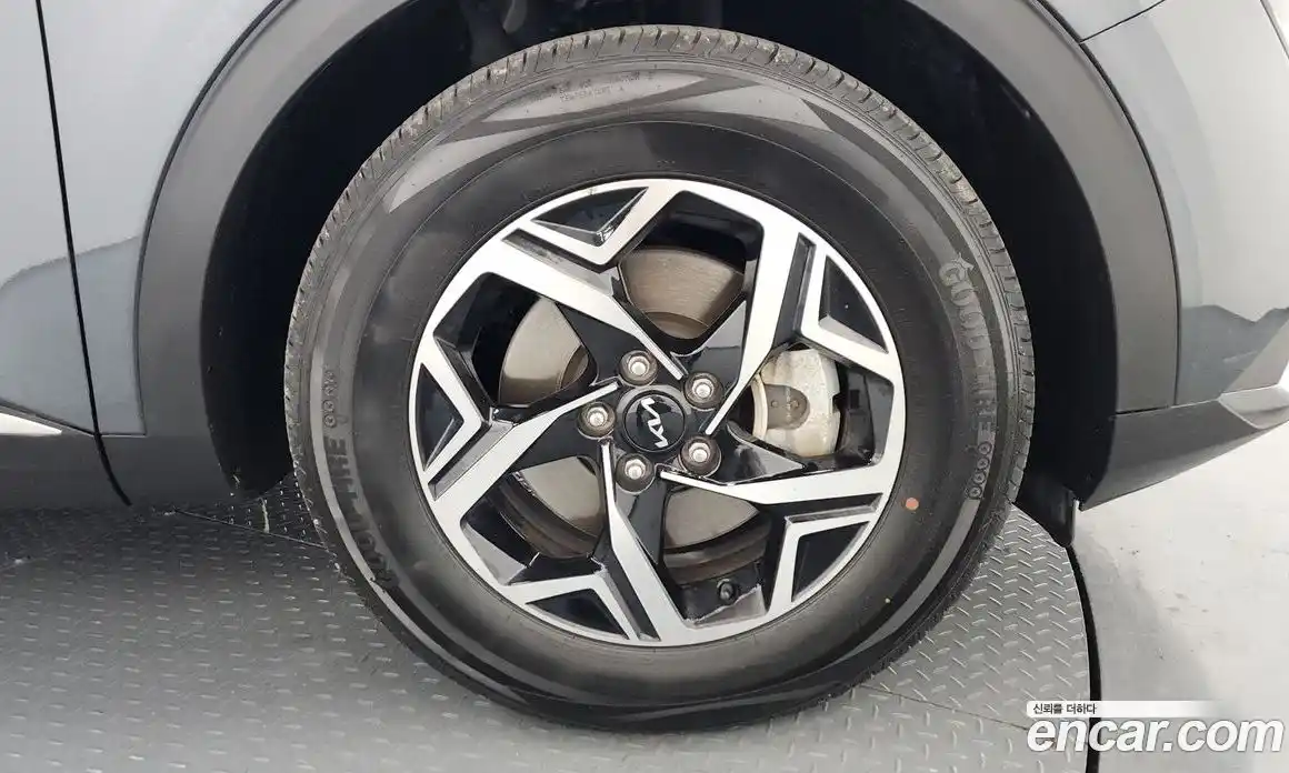 Kia Sportage 2023 1.6 Автомат в Москве № 451797, фото 4