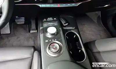 Genesis GV70 2024 2.5 Автомат в Москве № 452993, миниатюра 9