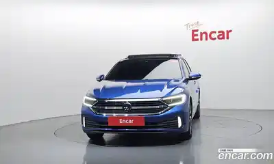 Volkswagen Jetta 2023 1.5 Автомат в Москве № 469533, миниатюра 3