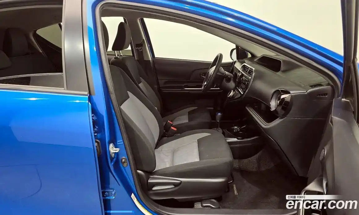 Toyota Prius 2018 1.5 Автомат в Москве № 472995, фото 11