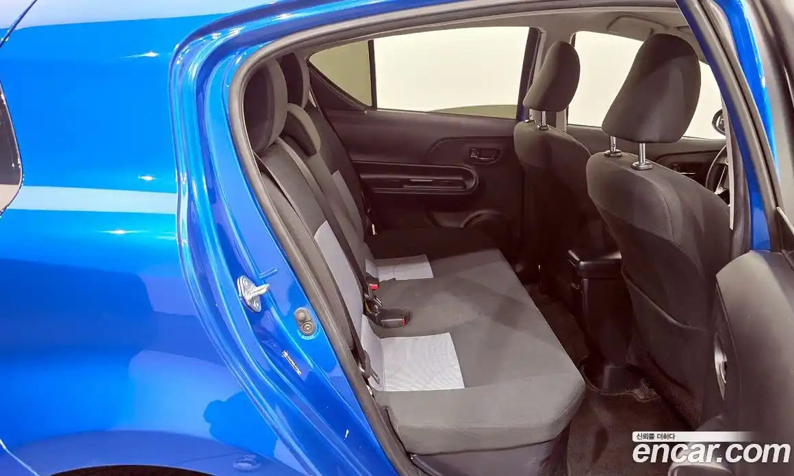 Toyota Prius 2018 1.5 Автомат в Москве № 472995, фото 12