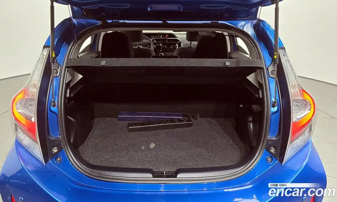 Toyota Prius 2018 1.5 Автомат в Москве № 472995, фото 20