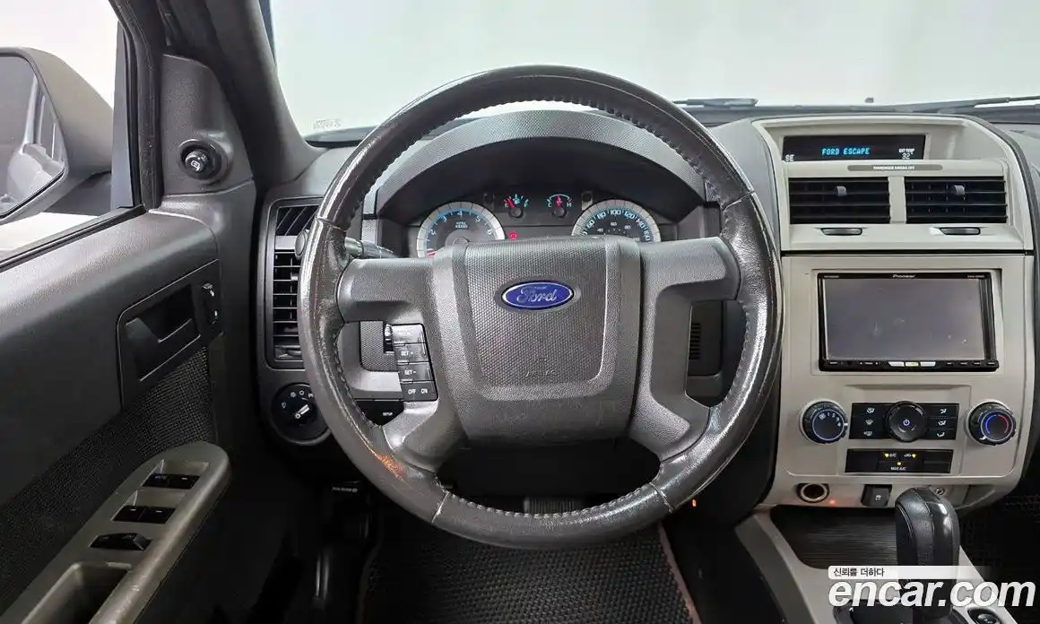 Ford Escape 2009 2.5 Автомат в Москве № 473802, фото 13