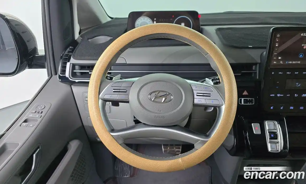 Hyundai Staria 2024 3.5 Автомат в Москве № 47511, фото 3