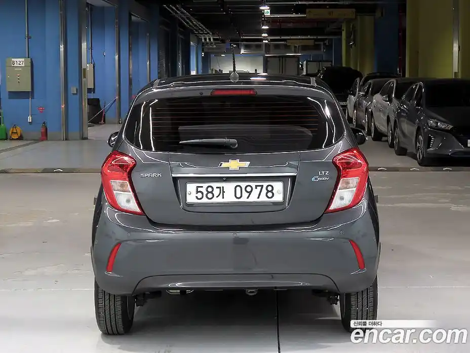 Chevrolet Spark 2016 1.0 Автомат в Москве № 68884, фото 4