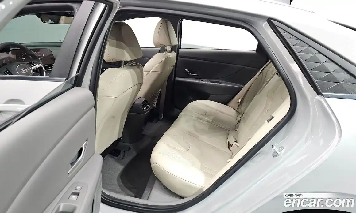 Hyundai Avante 2024 1.6 Автомат в Москве № 9295, фото 13