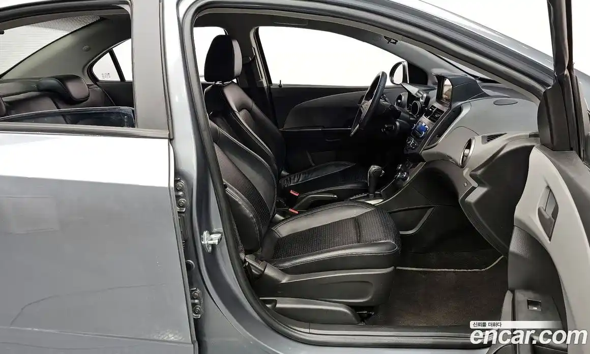 Chevrolet Aveo 2013 1.6 Автомат в Москве № 101490, фото 9