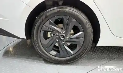 Hyundai Avante 2023 1.6 Автомат в Москве № 111205, миниатюра 7