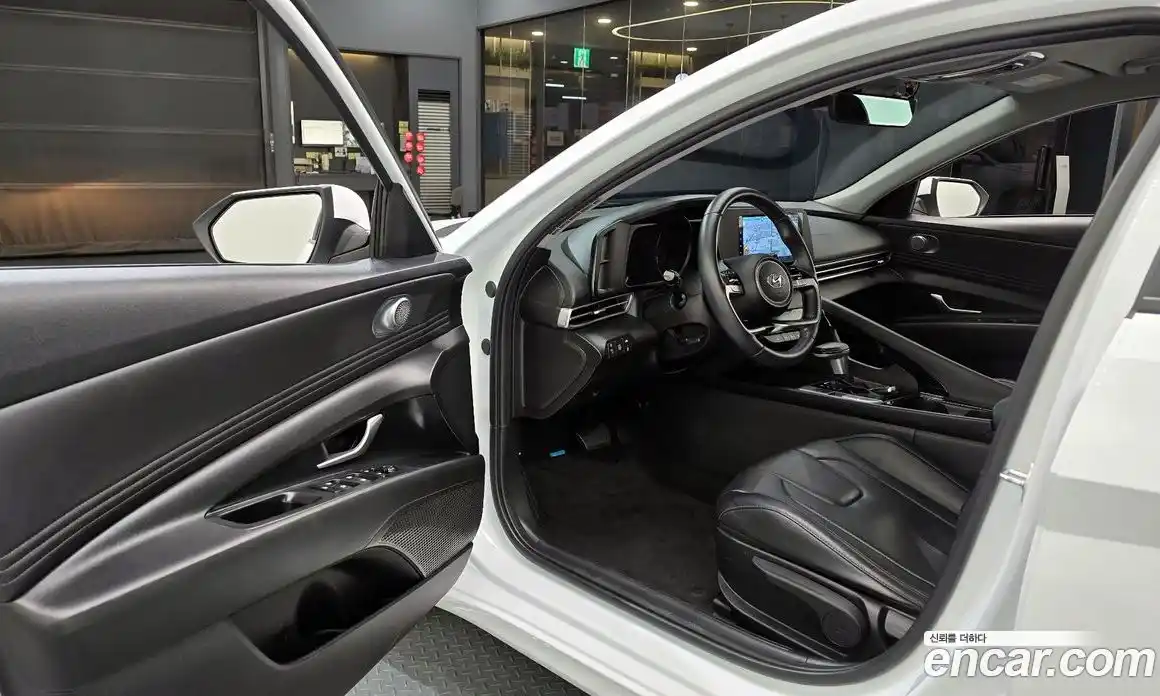 Hyundai Avante 2023 1.6 Автомат в Москве № 111205, фото 9