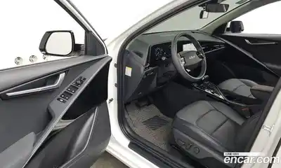 Kia Niro 2022 1.6 Автомат в Москве № 114337, миниатюра 2