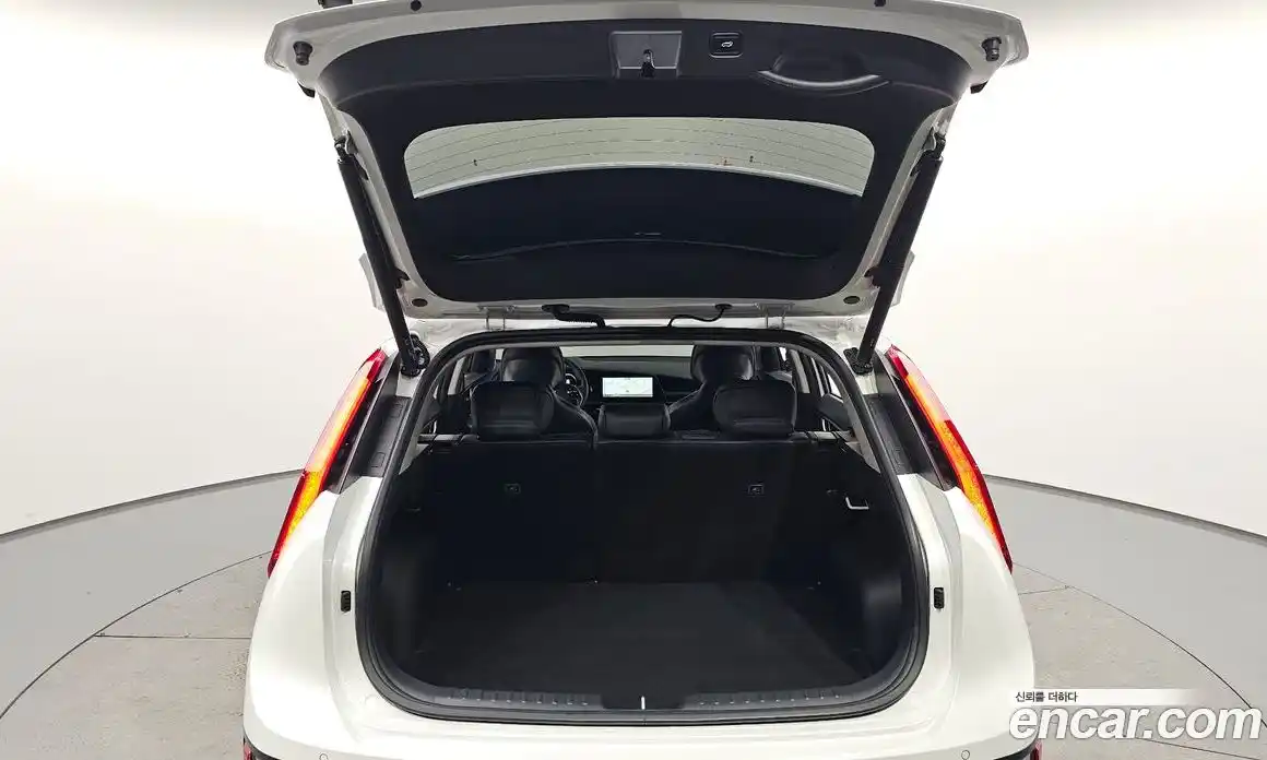 Kia Niro 2022 1.6 Автомат в Москве № 114337, фото 7