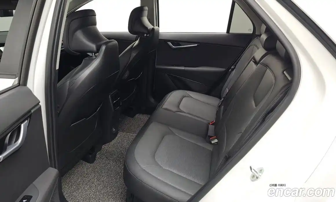 Kia Niro 2022 1.6 Автомат в Москве № 114337, фото 10