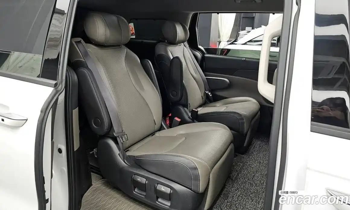 Kia Canival 2024 3.5 Автомат в Москве № 121193, фото 11