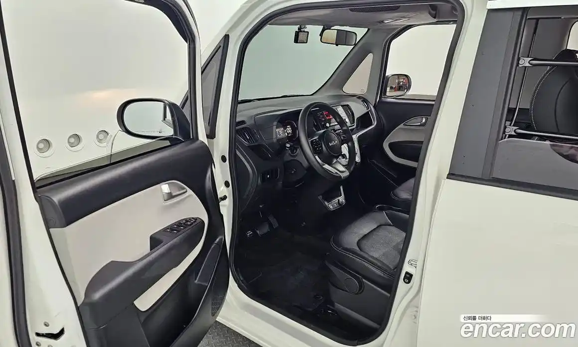 Kia Ray 2023 1.0 Автомат в Москве № 122189, фото 1