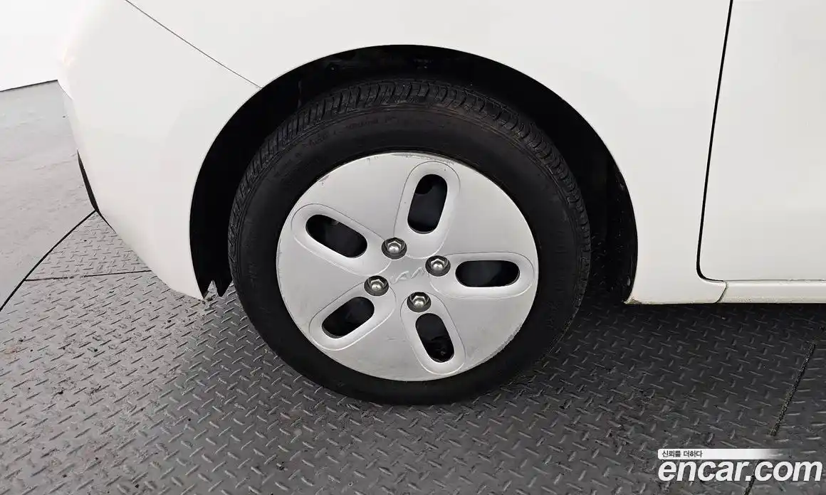 Kia Ray 2023 1.0 Автомат в Москве № 122189, фото 10