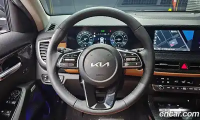 Kia Seltos 2024 1.6 Автомат в Москве № 133322, миниатюра 2