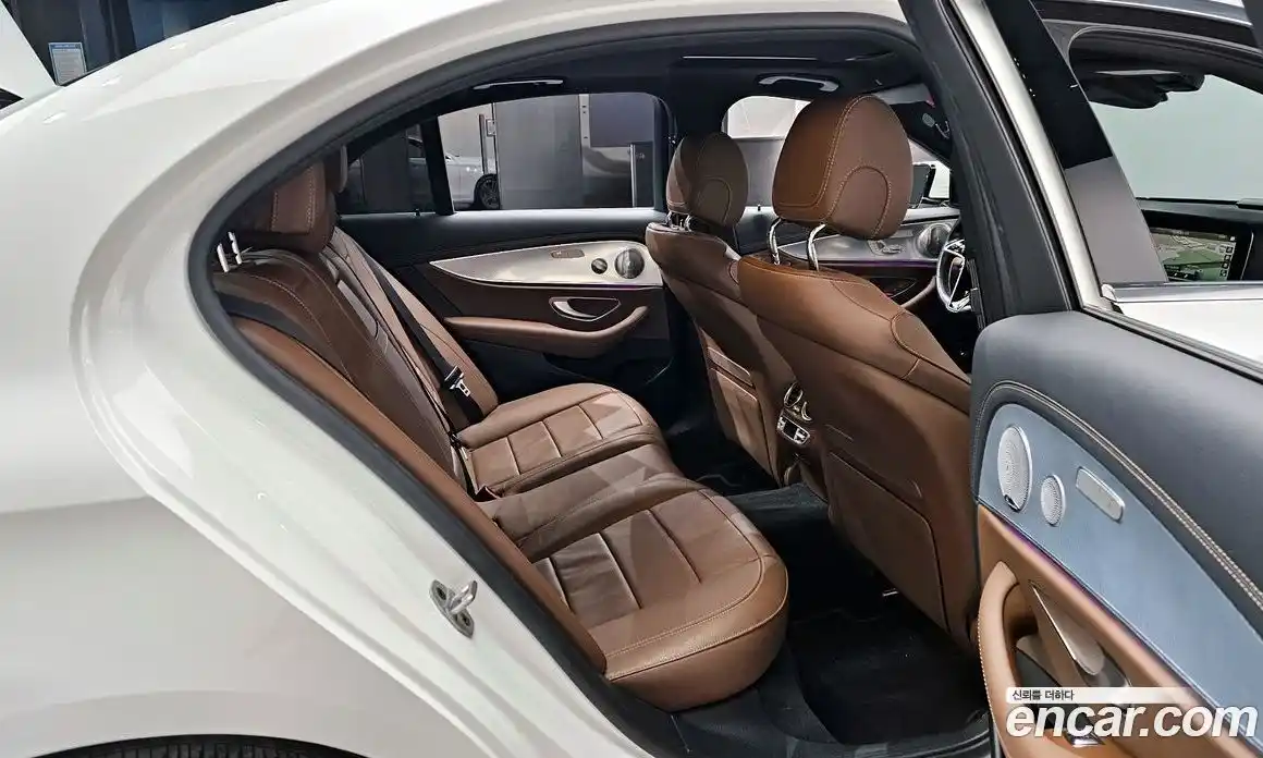 Mercedes-Benz E-Class 2021 2.0 Автомат в Москве № 135960, фото 17