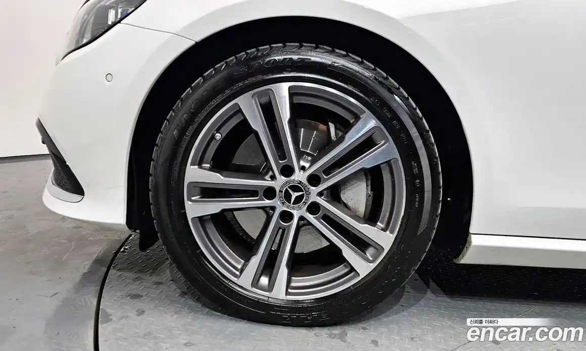 Mercedes-Benz E-Class 2021 2.0 Автомат в Москве № 135960, фото 20