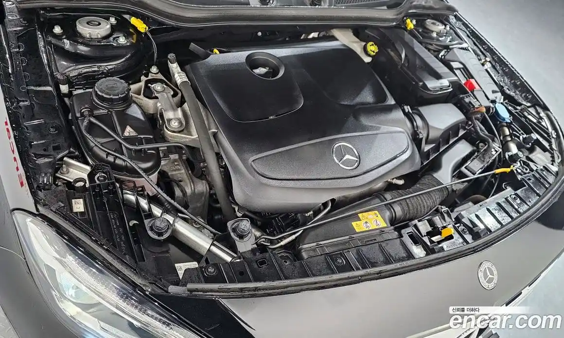 Mercedes-Benz GLA-Class 2018 2.0 Автомат в Москве № 138324, фото 15