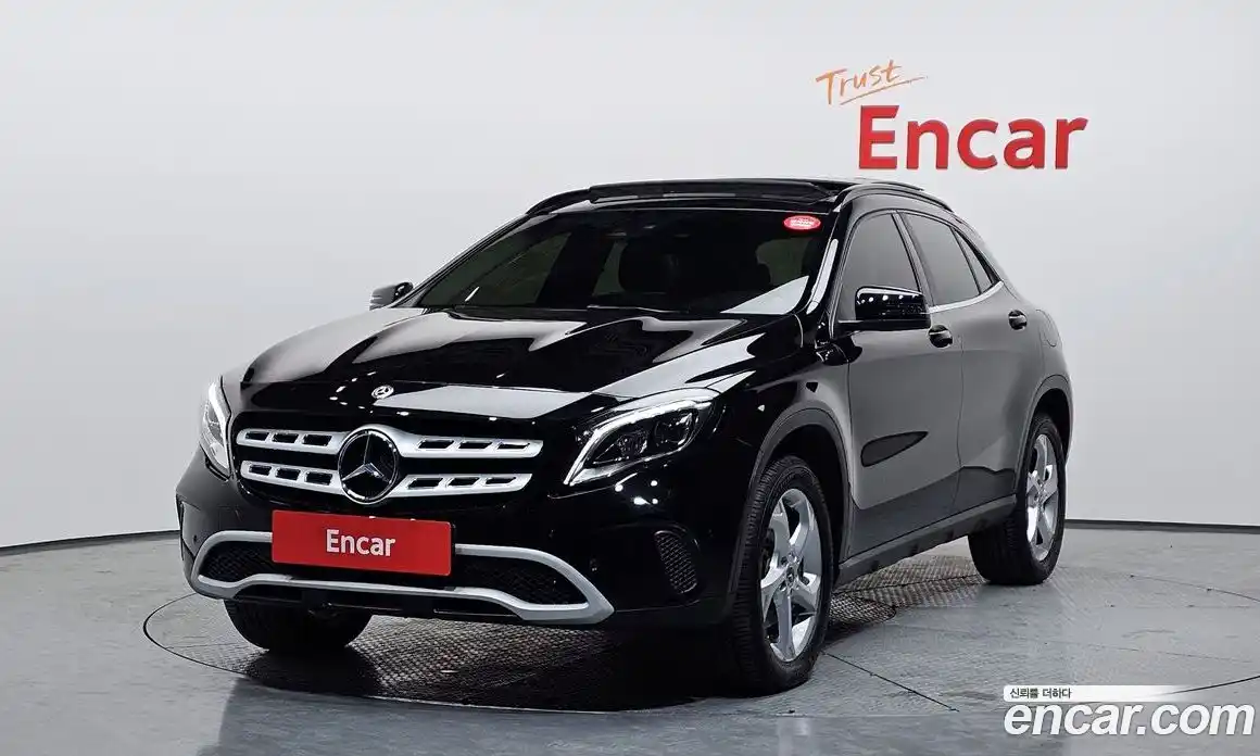 Mercedes-Benz GLA-Class 2018 2.0 Автомат в Москве № 138324, фото 17