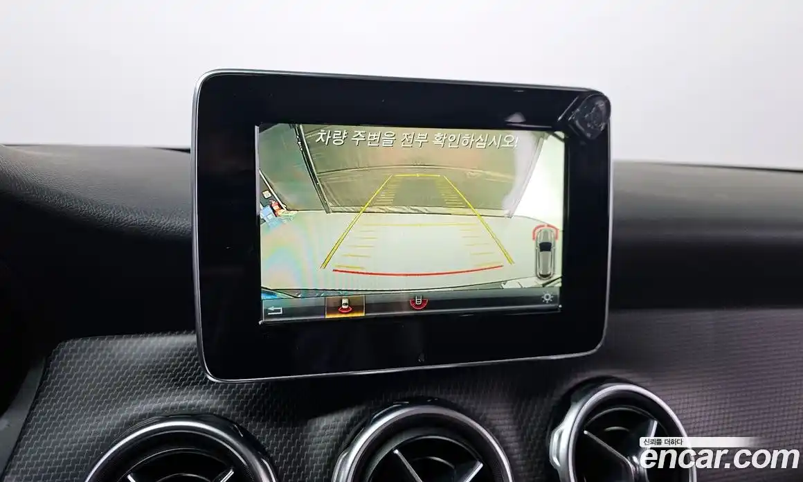 Mercedes-Benz GLA-Class 2018 2.0 Автомат в Москве № 138324, фото 18