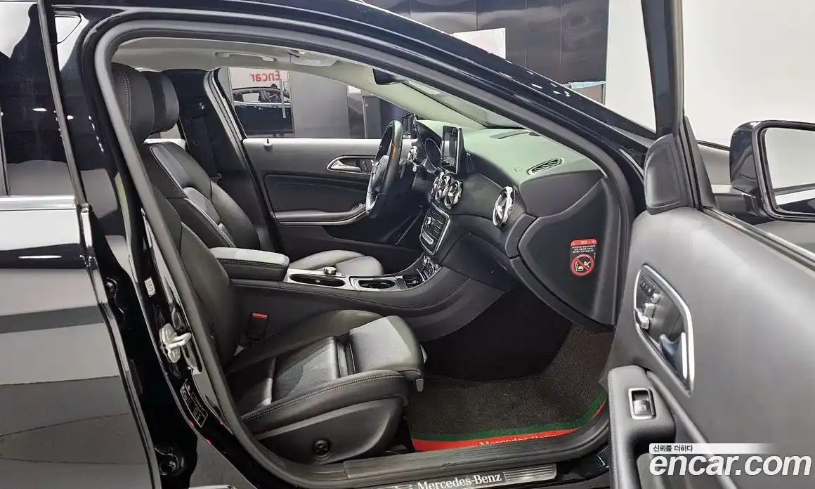 Mercedes-Benz GLA-Class 2018 2.0 Автомат в Москве № 138324, фото 20