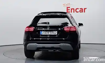 Mercedes-Benz GLA-Class 2018 2.0 Автомат в Москве № 138324, миниатюра 2