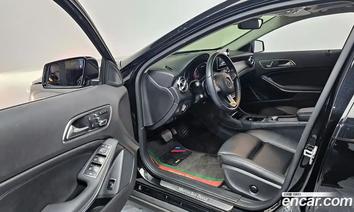 Mercedes-Benz GLA-Class 2018 2.0 Автомат в Москве № 138324, фото 5