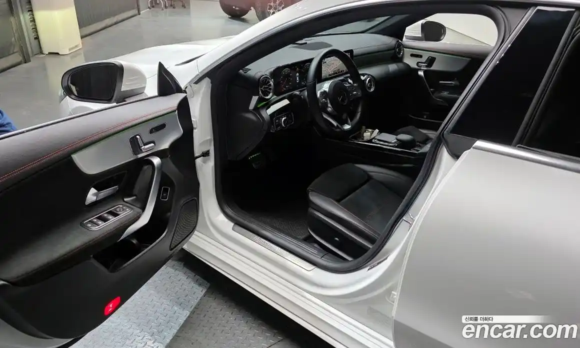 Mercedes-Benz CLA-Class 2023 2.0 Автомат в Москве № 139642, фото 17