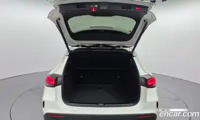 Mercedes-Benz GLA-Class 2023 2.0 Автомат в Москве № 142287, миниатюра 2